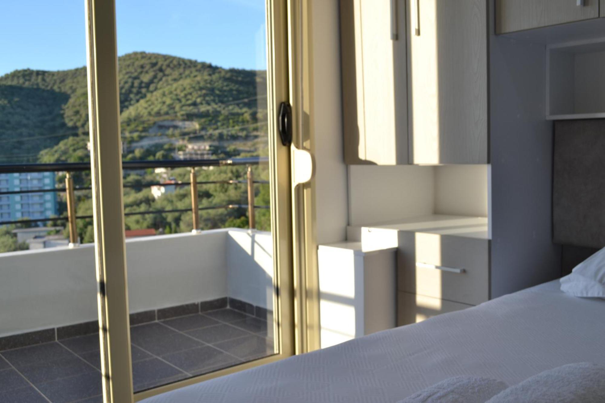 Seaview Penthouse Terrace & Garage Lejlighed Vlorë Eksteriør billede