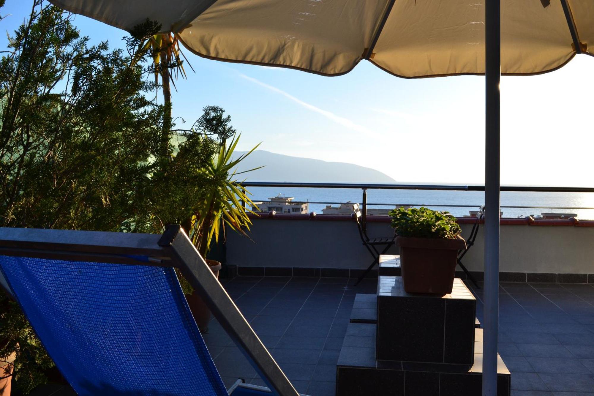 Seaview Penthouse Terrace & Garage Lejlighed Vlorë Eksteriør billede